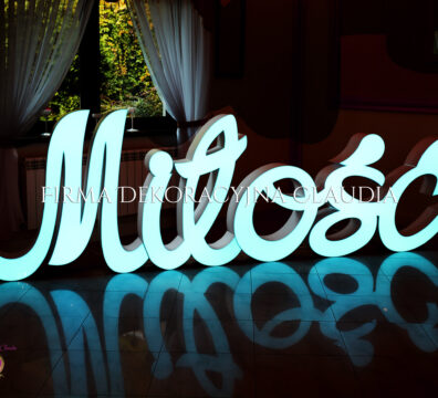 napis miłość na wesele