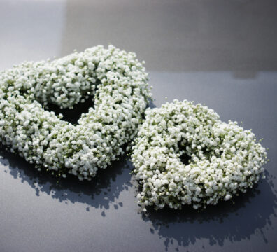 Dekoracja samochodu gibsówka serca