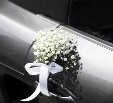 Dekoracja samochodu gibsówka