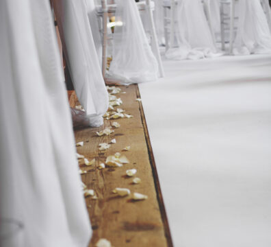 dekoracja kościoła romantycznie