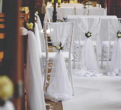 dekoracja kościoła romantycznie