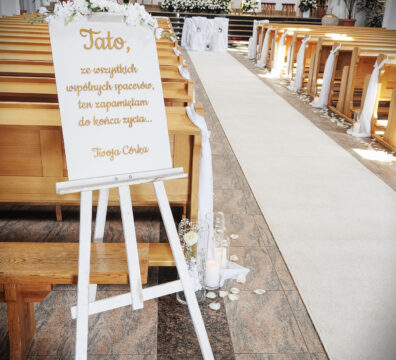 tablica do kościoła o wspomnieniu