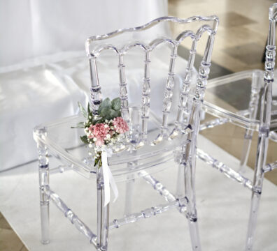 Krzesło przezroczyste, krzesła transparentne dekoracja ślubu