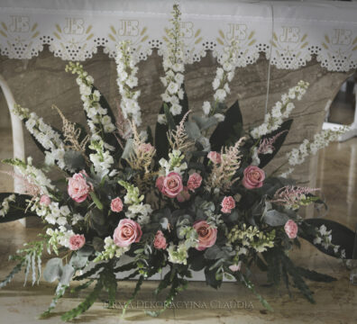 Bukiet pod ołtarz, dekoracja kościoła