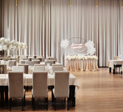 dekoracja strusie pióra na wesele