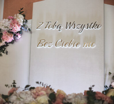 Napis złoty na ściankę